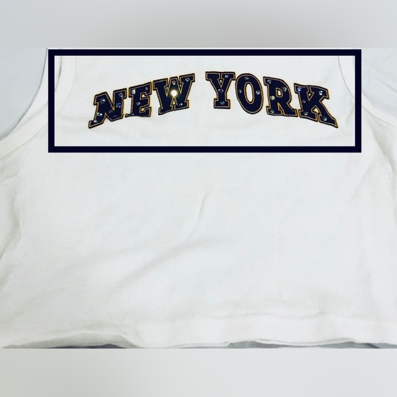 🔥NEW YORK🔥CROPPED TANK TOP🔥MEASUREMENTS IN PICS🔥 - Picture 4 of 10